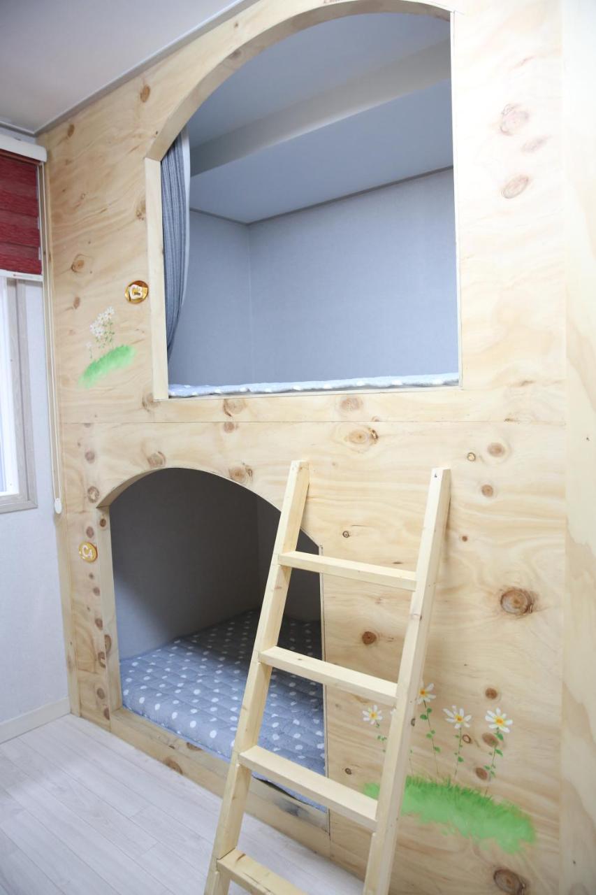 Coco Capsule Guesthouse Busan Exterior photo